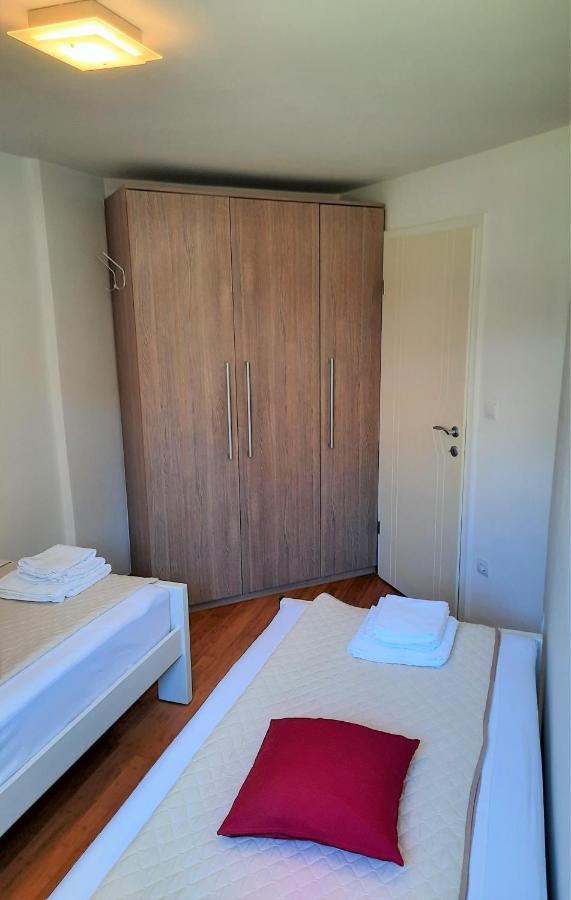 Apartment Mato Barbariga Esterno foto